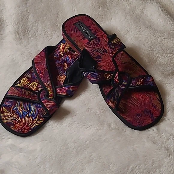 3/$15🚨WAS $45  PACIFIC LIVING Slides size 11 - Picture 3 of 10